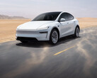 El nuevo Tesla Model Y 2026 en color Blanco Perlado multicoat. (Fuente de la imagen: Tesla)