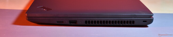 derecha: microSD, USB A 3.2 Gen 1, ranura para bloqueo Kensington