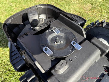 Parte inferior con disco de siega pequeño