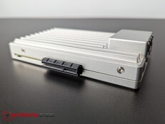 Lateral PCIe 3.0 x 4