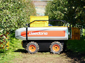 Este robot agrícola RT100 utiliza baterías Tesla recicladas. (Fuente de la imagen: Daedong)