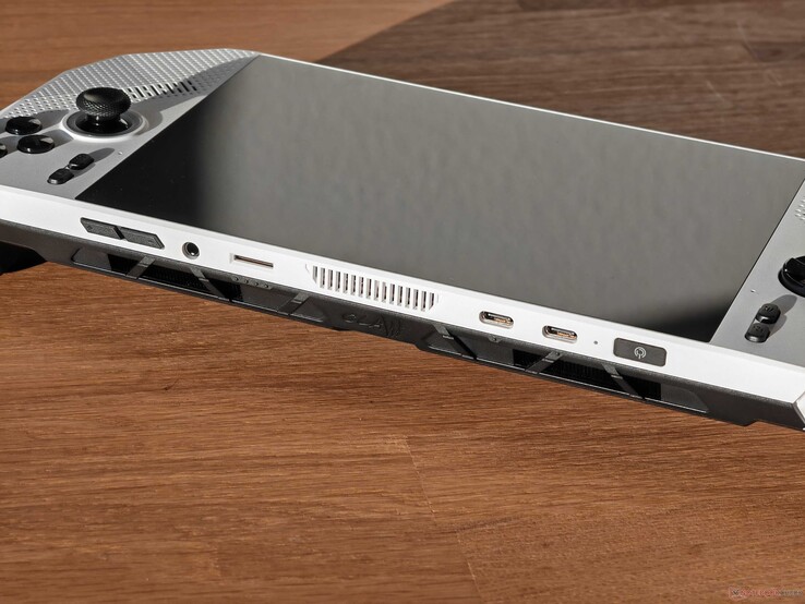 Puertos: Botones de volumen, audio de 3,5 mm, lector de tarjetas microSD, 2x USB-C 4.0 con Thunderbolt 4 (40 Gbit/s, modo DisplayPort ALT, Power Delivery 3.0), botón de encendido con escáner de huellas dactilares