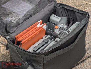 La bolsa está incluida en el combo Fly More, pero el controlador de movimiento no está