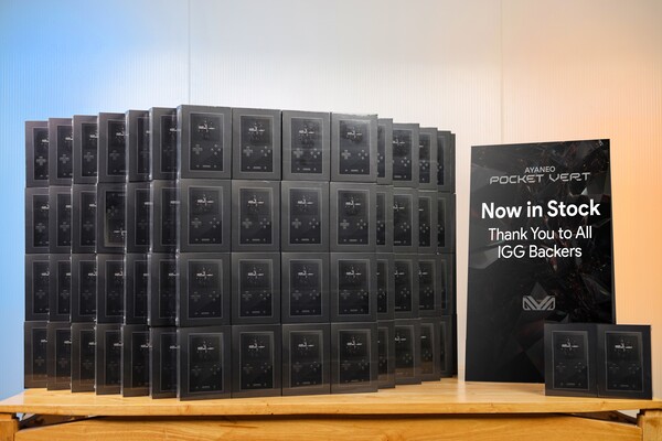 Ayaneo afirma que ya dispone de existencias suficientes para empezar a realizar envíos anticipados a los patrocinadores. (Fuente de la imagen: Ayaneo)