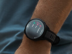 La versión beta 23.13 aporta diez correcciones de errores a todos los relojes inteligentes Forerunner recientes, incluido el Forerunner 165. (Fuente de la imagen: Garmin)