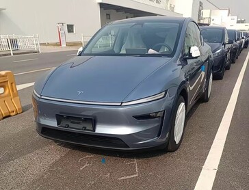 El nuevo modelo Y Juniper en color azul glacial cuesta 1.100 dólares más en China