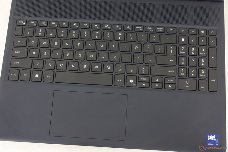 Teclado RGB de una sola zona para ahorrar costes y separar el modelo de la serie Area-51, más cara