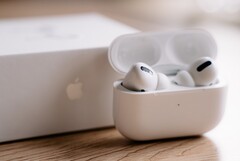 Los AirPods Pro 2 podrían parecerse más a los Beats Studio Buds que a los actuales AirPods Pro. (Fuente de la imagen: David Levêque)