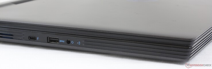 Izquierda: Thunderbolt 3, USB 3.1 Tipo A, audio combinado de 3.5 mm