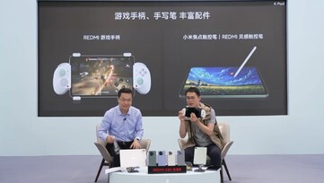 El Redmi Game Controller es uno de los dos accesorios para el Redmi K Pad mostrados durante el livestream. (Fuente de la imagen: Redmi)