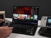 Asus TUF Gaming A14 con SteamOS 3.9 junto a una Steam Deck