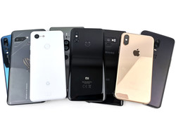 La mejor comparativa de Smartphones 2018 con poca luz. Dispositivos de prueba proporcionados por ASUS, Google, Huawei, OnePlus, Samsung, Sony y notebooksbilliger.de.
