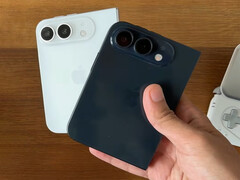 Es posible que el teléfono plegable acabe llamándose iPhone Duo. En la imagen: maquetas del smartphone según los rumores.