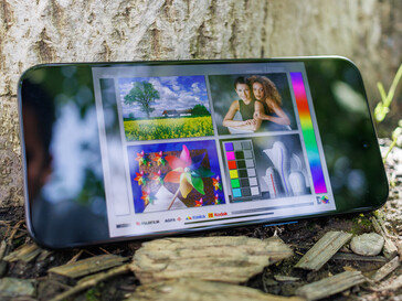 El iPhone 15 Pro Max por fuera (foto: Daniel Schmidt)