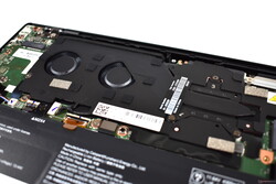 ThinkPad Z13: Sistema de refrigeración con dos pequeños ventiladores