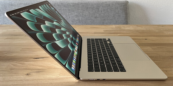 La durabilidad de la carcasa de la mayoría de los MacBooks hace que sean más fáciles de vender por un buen dinero, si es necesario (Fuente de la imagen: Notebookcheck - editado)