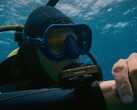 El Descent X30 de Garmin (en la imagen) ya está disponible. (Fuente de la imagen: Garmin)