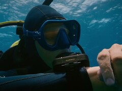 El Descent X30 de Garmin (en la imagen) ya está disponible. (Fuente de la imagen: Garmin)