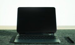 El Khadas Mind Go es un dispositivo de productividad muy versátil que puede sustituir a una tableta, un portátil y un ordenador de sobremesa