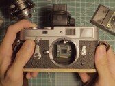 La Leica M2 puede transformarse en una cámara digital utilizando una Raspberry Pi. (Fuente de la imagen: Michael Suguitan)