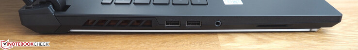 Lado izquierdo: 2x USB-A 3.0, jack de 3.5 mm