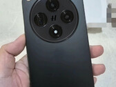 El Find X8 se parece mucho a otros smartphones recientes de Oppo. (Fuente de la imagen: Douyin vía @feni_book)