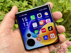 Honor podría estar a sólo un mes de sustituir al Magic V Flip, en la imagen. (Fuente de la imagen: Notebookcheck)