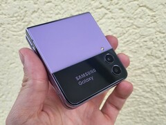 La pantalla de cubierta del Samsung Galaxy Z Flip5 será una unidad absoluta (imagen vía propia)