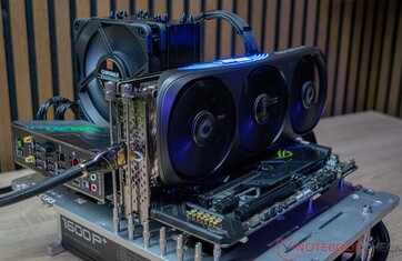 La medición del volumen de la Zotac Gaming GeForce RTX 4080 Super Trinity Black Edition