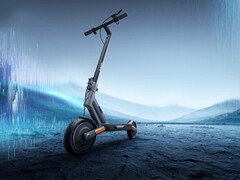 El Xiaomi Electric Scooter 4 Ultra tiene una autonomía de hasta 70 km con una sola carga. (Fuente de la imagen: Xiaomi)