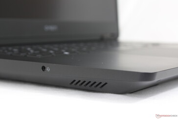 Diseño robusto y visualmente atractivo a pesar de ser mayoritariamente de plástico