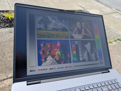 Al aire libre bajo un nublado brillante