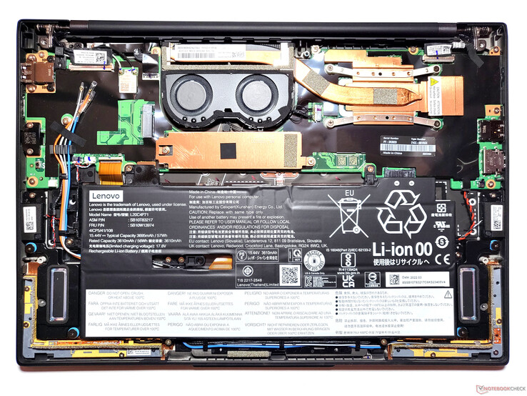 Vista de las entrañas: Lenovo ThinkPad X1 Carbon Gen 10