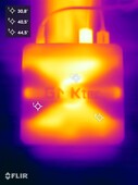 GMKtec NucBoc M6 Ultra durante la prueba de esfuerzo (lado superior)