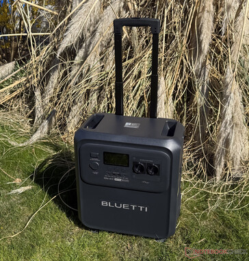 La Bluetti Elite 400 viene con un mango telescópico...