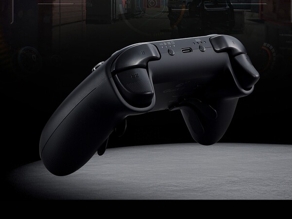 Los GuliKit TT Max y TT Pro tienen cuatro palas traseras de metal. (Fuente de la imagen: GuliKit)