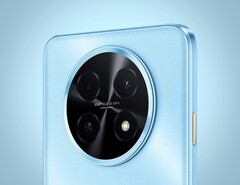 El Huawei Nova 14i es de todo menos compacto gracias a su enorme pantalla de 6,95 pulgadas (Fuente de la imagen: Huawei)