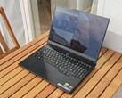 La pantalla brillante del Lenovo Legion 5 15AGP11.