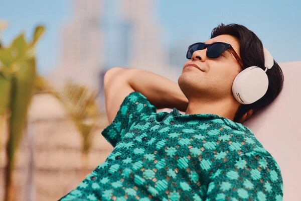 El ANC del Sonos Ace compensará ahora accesorios como gafas y sombreros. (Fuente de la imagen: Sonos)