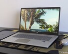 Análisis del portátil HP 17t-cn500: Pantalla grande para multimedia básico