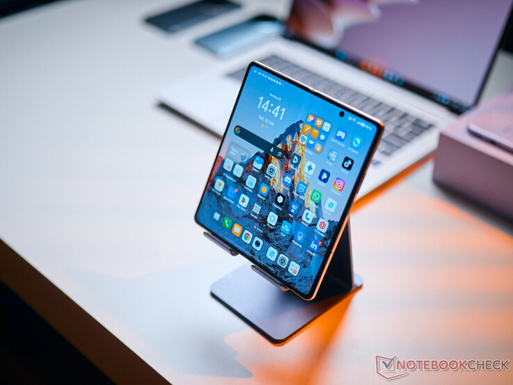 El Honor Magic V6 cuenta con una pantalla AMOLED de 120 Hz