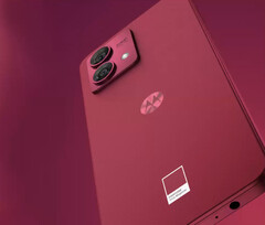 El Moto G84 5G en su combinación de colores Viva Magenta. (Fuente de la imagen: Motorola)