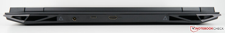 Parte trasera: conector de alimentación, USB-C (Thunderbolt 4), HDMI 2.1