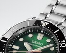 Primer plano del Seiko Marinemaster HBF003J1 que muestra su esfera verde con acabado de rayos de sol,