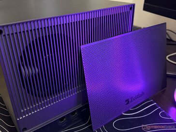 La cubierta antipolvo incluida para la parte posterior del NAS