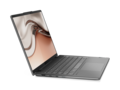 El nuevo chasis del Yoga 7 está fabricado con materiales de primera calidad. (Fuente de la imagen: Lenovo)