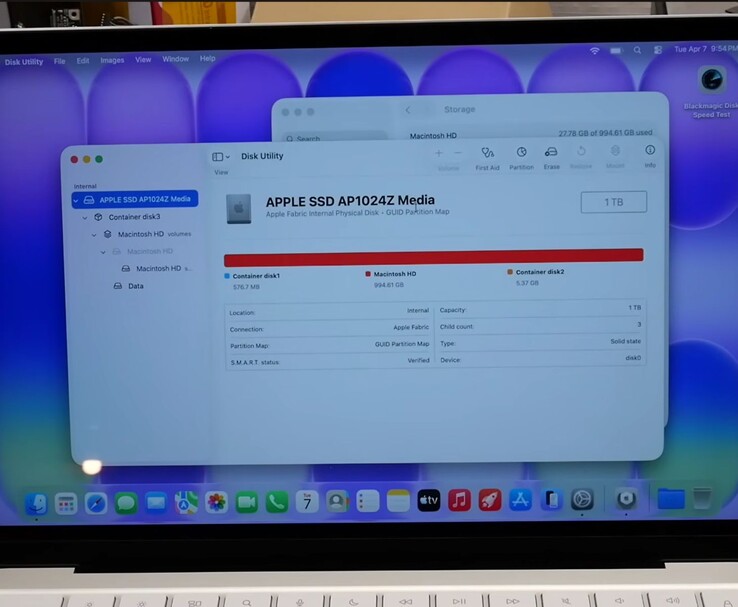 La Utilidad de Discos del MacBook Neo muestra Apple SSD AP1024Z con 1 TB de almacenamiento