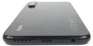 Parte inferior de la carcasa (altavoz, puerto USB, micrófono, puerto de audio de 3,5 mm)