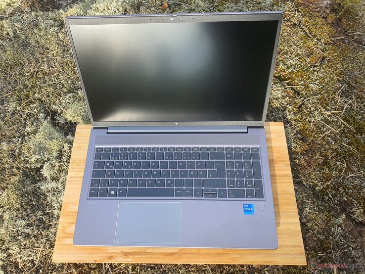 HP ZBook Power 15 G8 con durabilidad MIL STD-810H