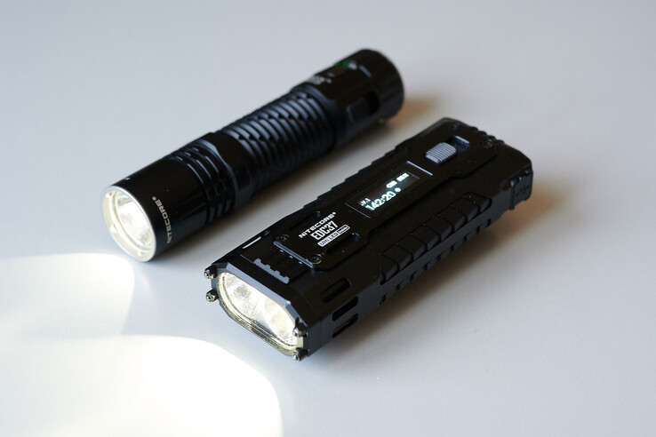 EDC37 junto a una EDC33 (Fuente de la imagen: Andreas Sebayang/Notebookcheck.com)